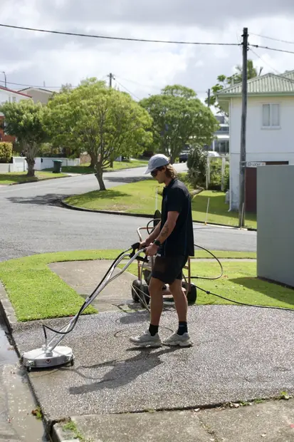 Concrete driveway cleaned by high pressure washing in Southport, Gold Coast